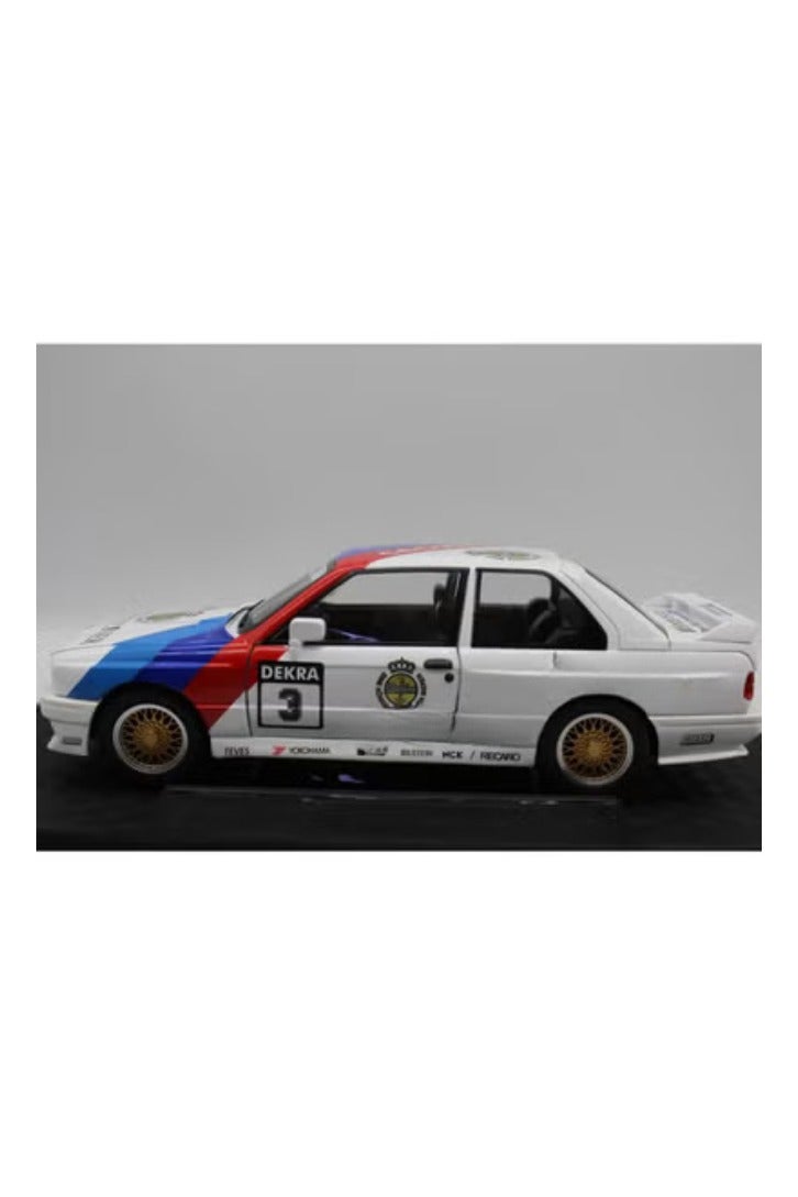 حديقة الألعاب محاكاة بمقياس 1:24 لنموذج سيارة BMW M3 المصنوعة من السبائك المعدنية - لعبة مصبوبة عالية المحاكاة مع صوت وضوء ووظيفة السحب للخلف للأطفال وهواة الجمع - Image 4