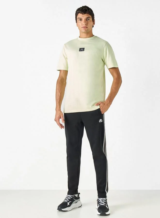 كابا تيشيرت بياقة ضيقة وأكمام قصيرة وتطريز من كابا