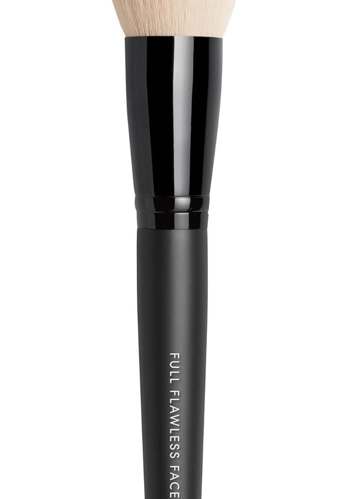 bareMinerals Full Flawless Face Brush for All-Over Color and Blush Application