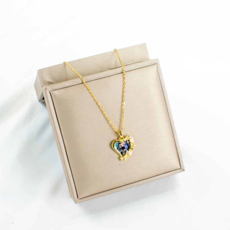 سلسلة أستانليس ستيل ذهبي مع دلاية شكل قلب من الأبالون مرصع بفصوص الزيركون - Image 2