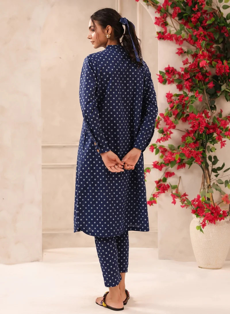 باناش برييا طقم كورتا وبنطلون قطن خالص بطبعة بانداني أزرق للنساء - طقم كورتا بتصميم - وياقة ماندراين، ملابس عرقية هندية.