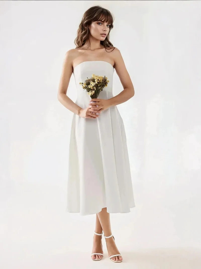 زوبعة فستان ميدي بلا حمالات بتصميم