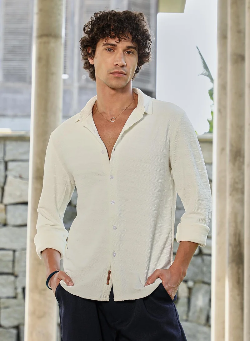 كامبوس سوترا قميص رجالي بنقش روح أبيض عاجي