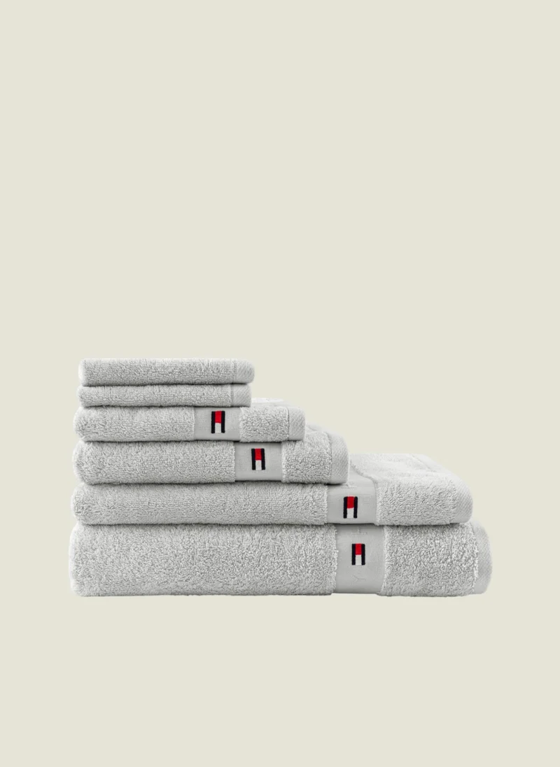 Tommy Hilfiger Tommy Hilfiger 520 GSM Legend Towel - 100x150cm