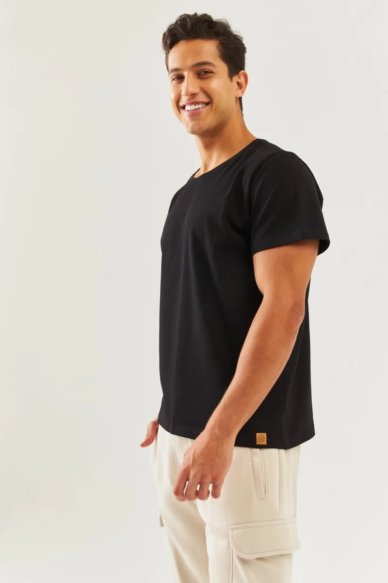 بوتيكجيز Black Oversize Comfortable Cotton Combed Crew Neck Short Sleeve Basic T-Shirt Classic Collection