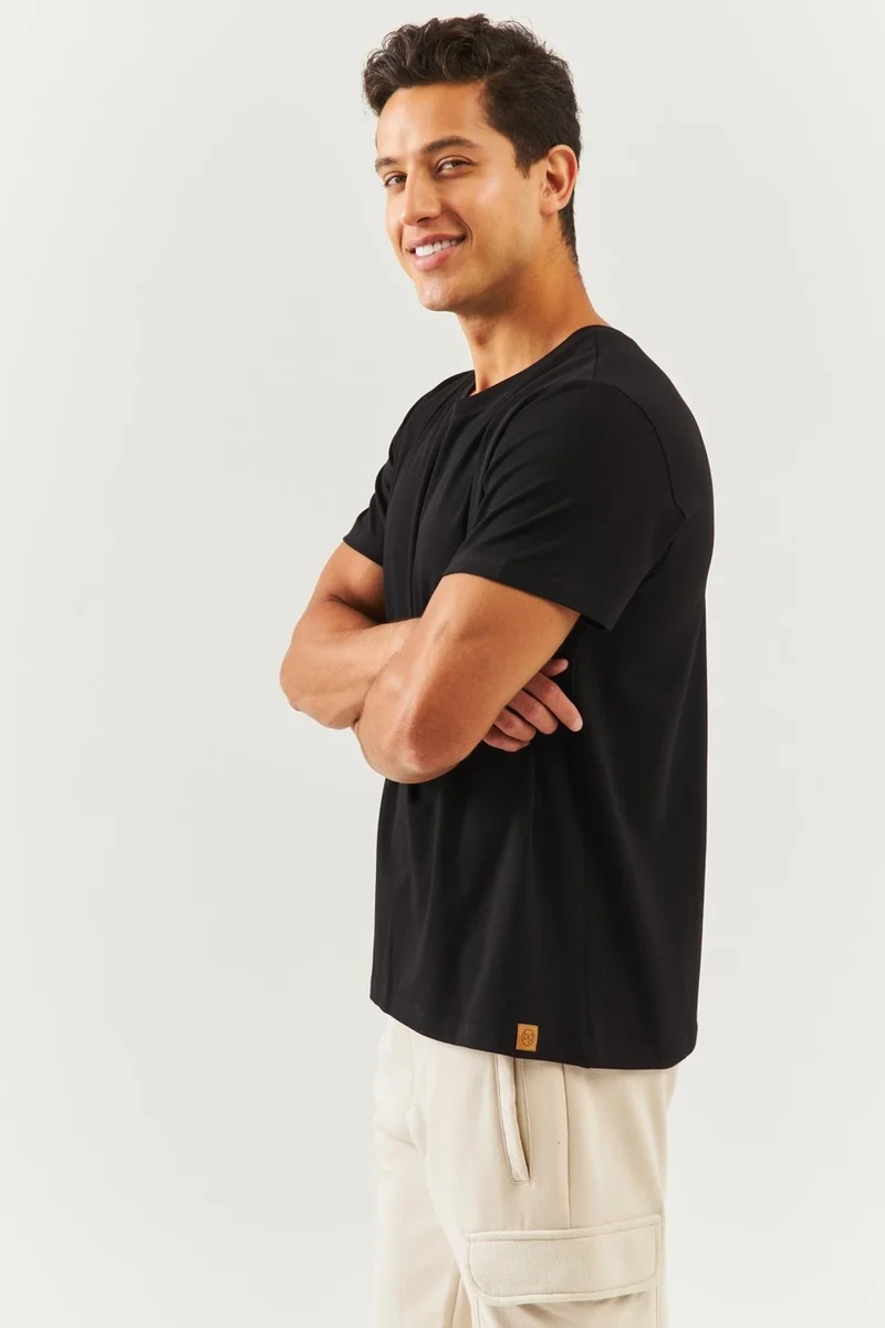بوتيكجيز Black Oversize Comfortable Cotton Combed Crew Neck Short Sleeve Basic T-Shirt Classic Collection