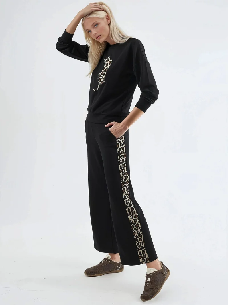 زوبعة طقم قطعتين بنقشة الفهد من مودال تاتش مجموعة بيرسان