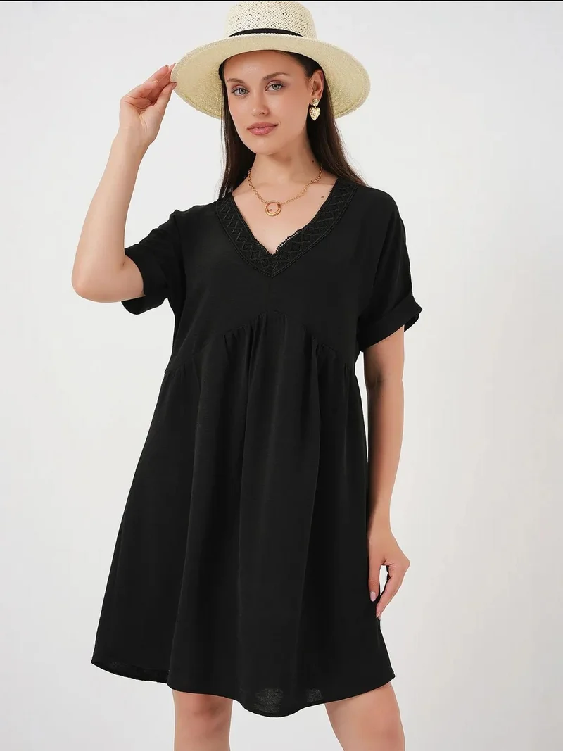 بيغ دارت فستان قصير بياقة على شكل حرف  مع بطانة