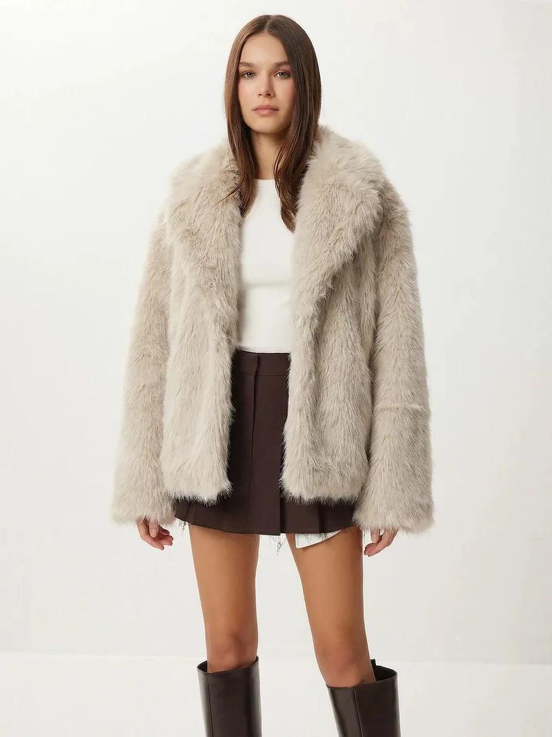 السعادة في إسطنبول ISTANBUL Faux Fur Shawl Collar Jacket