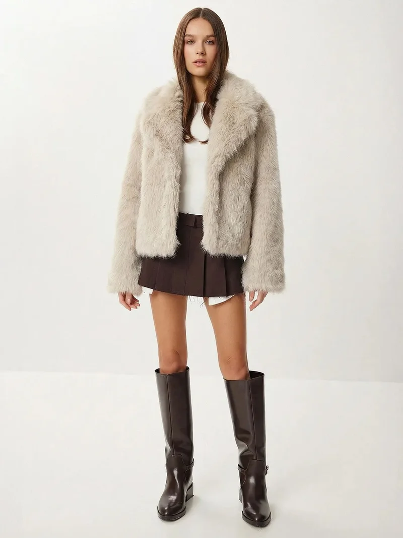 السعادة في إسطنبول ISTANBUL Faux Fur Shawl Collar Jacket