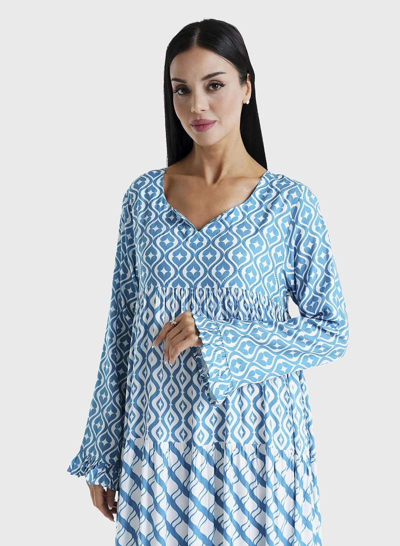 كشخة جلابية بنقوش هندسية باللون التركواز مع تطريز حجري من الرايون