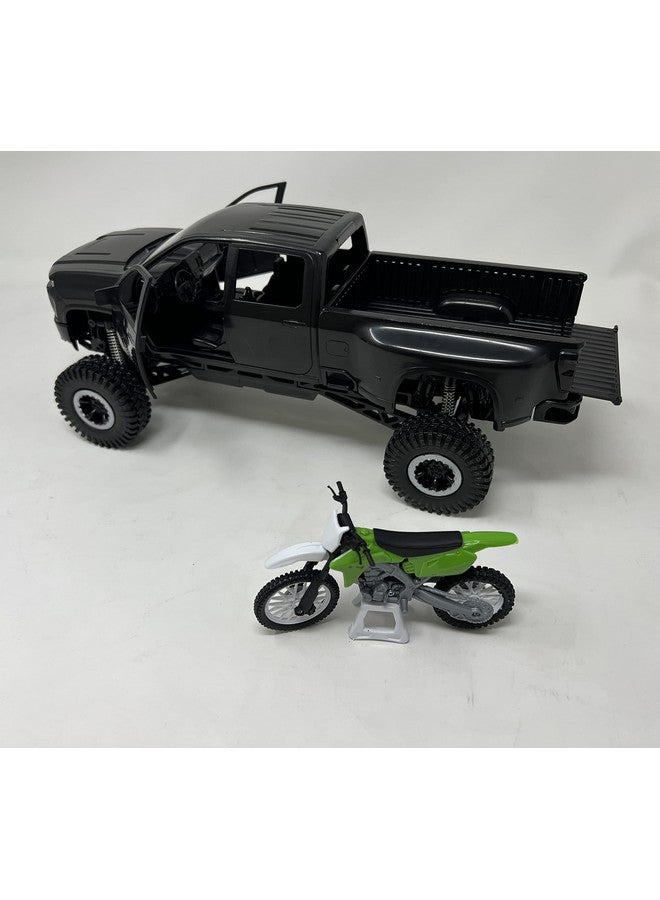 NewRay X-Treme Adventure Chevrolet 3500 HD Off Road with Dirt Bike Playset - Image 2