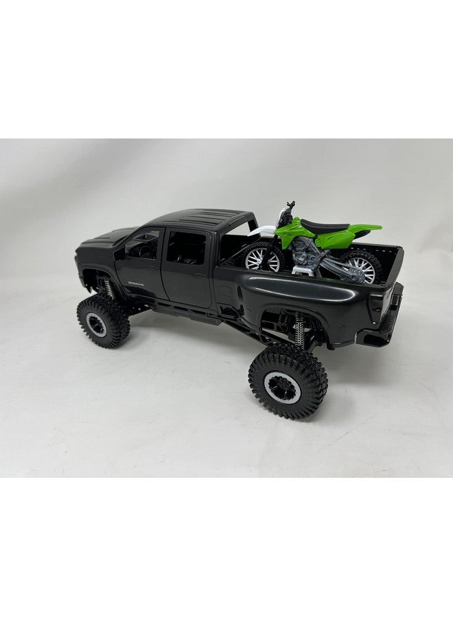 NewRay X-Treme Adventure Chevrolet 3500 HD Off Road with Dirt Bike Playset - Image 3