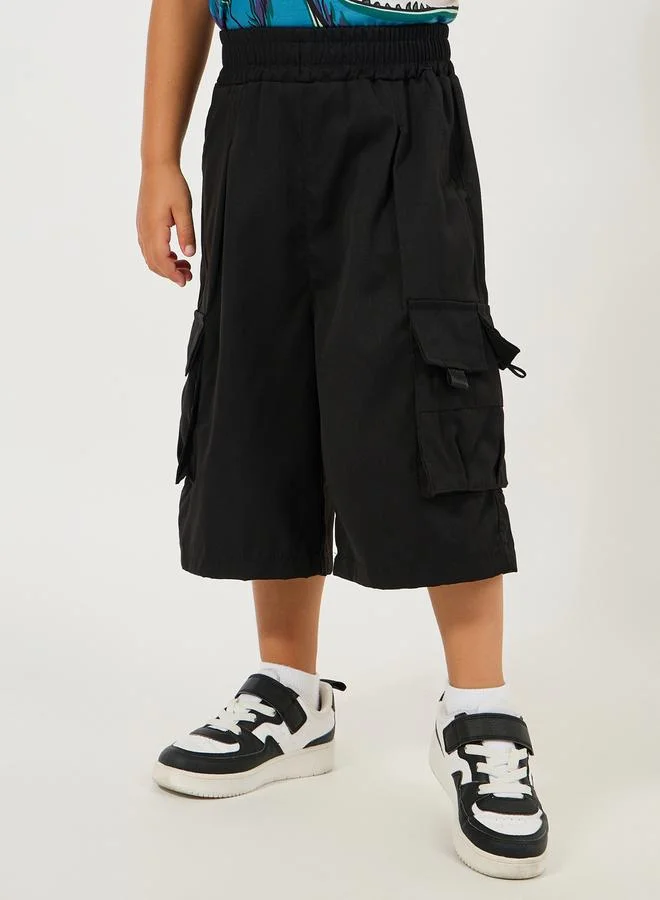 Styli Solid Cargo Loose Fit Shorts