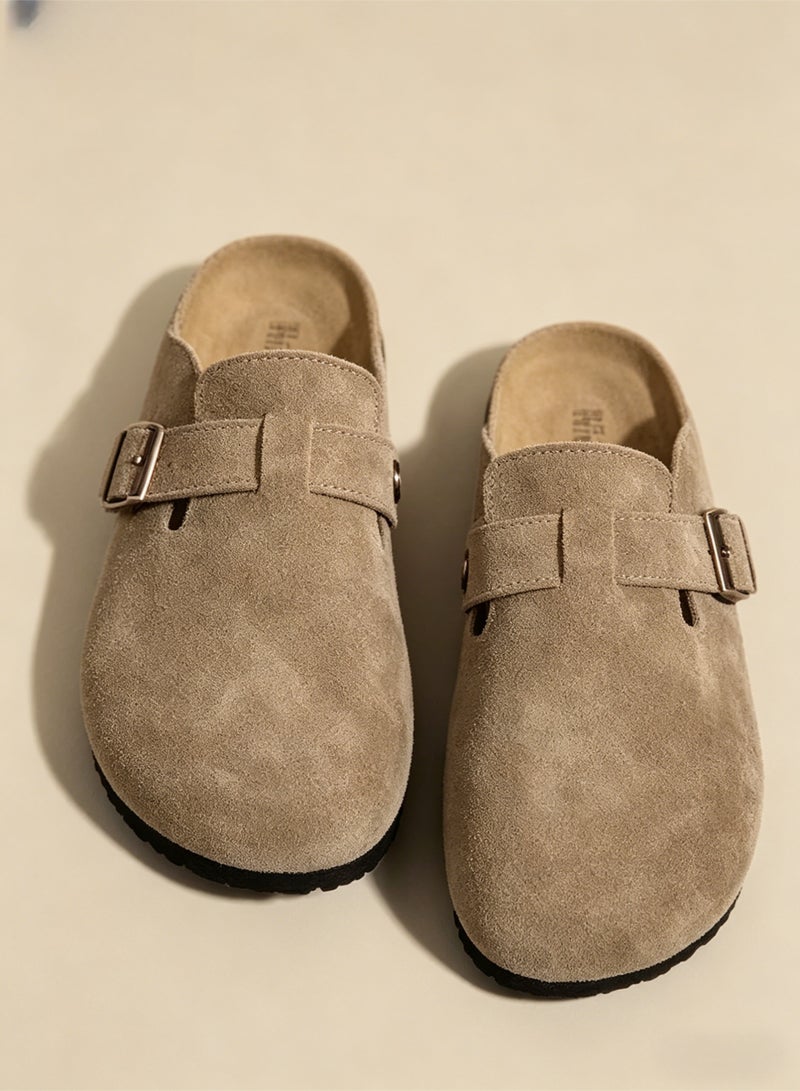 loven Women's closed-toe mules with arch support, suitable for casual wear at home or in the office. - Image 1