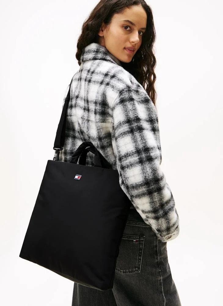 تومي جينز حقيبة متوسطة بمقبض علوي