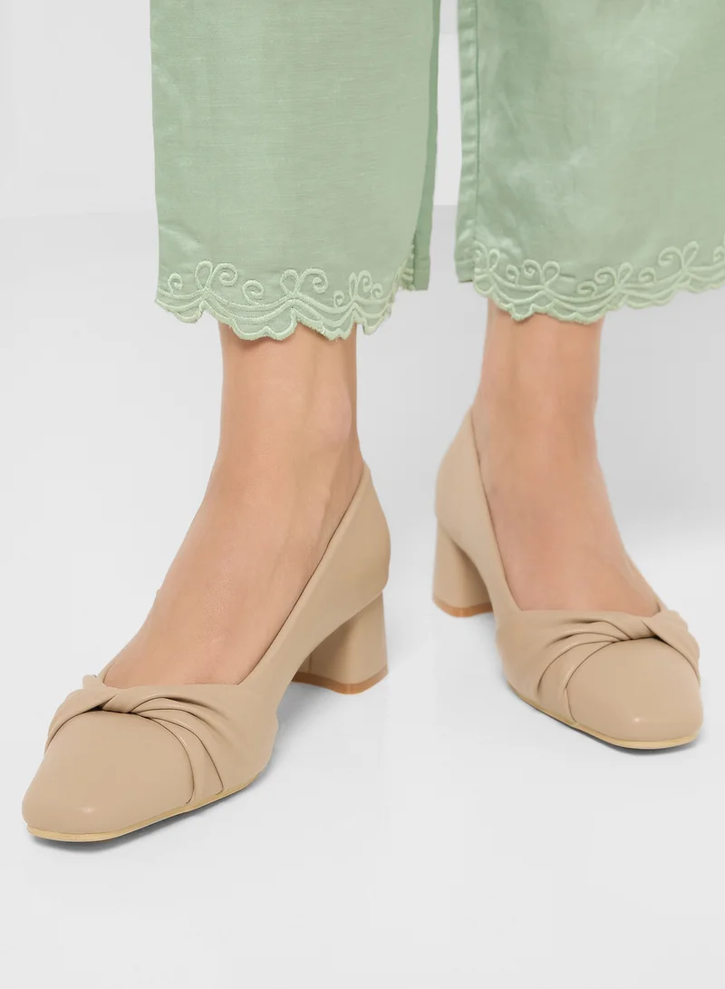 ايلا Square Toe Pump