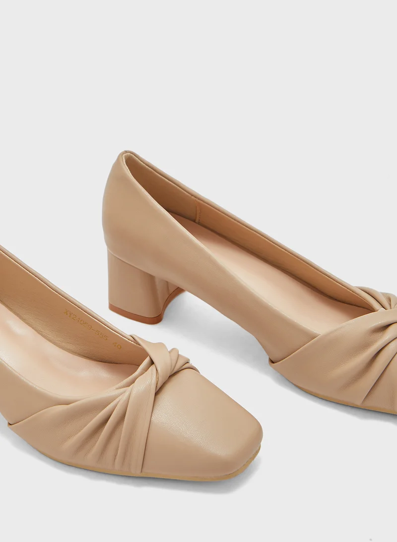 ايلا Square Toe Pump