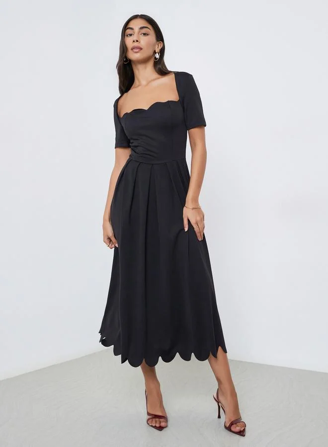 Styli Styli Black A-Line Midi Dress with Scalloped Hem