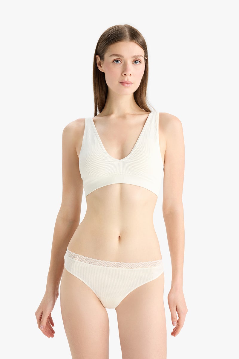 DeFacto Woman Fall in Love Removable Padded Seamles Bra - Image 3