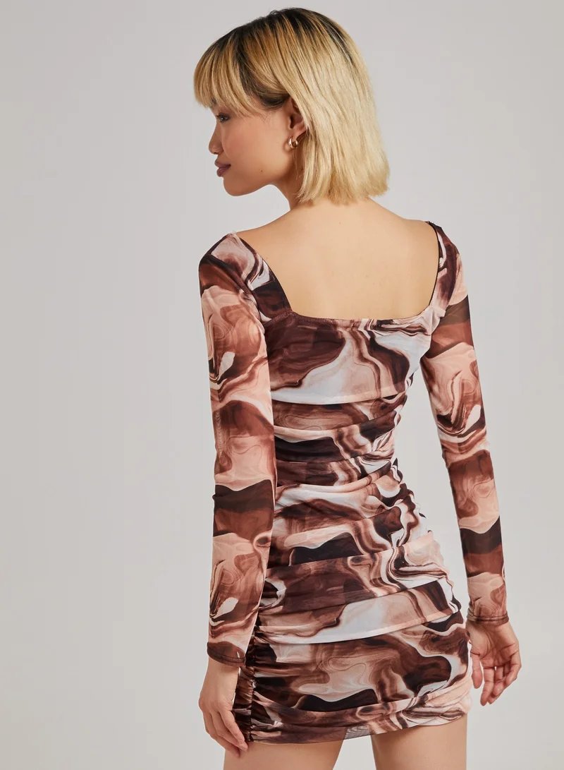 بينك فانيلا فستان بأكمام طويلة وطبعة رخامية