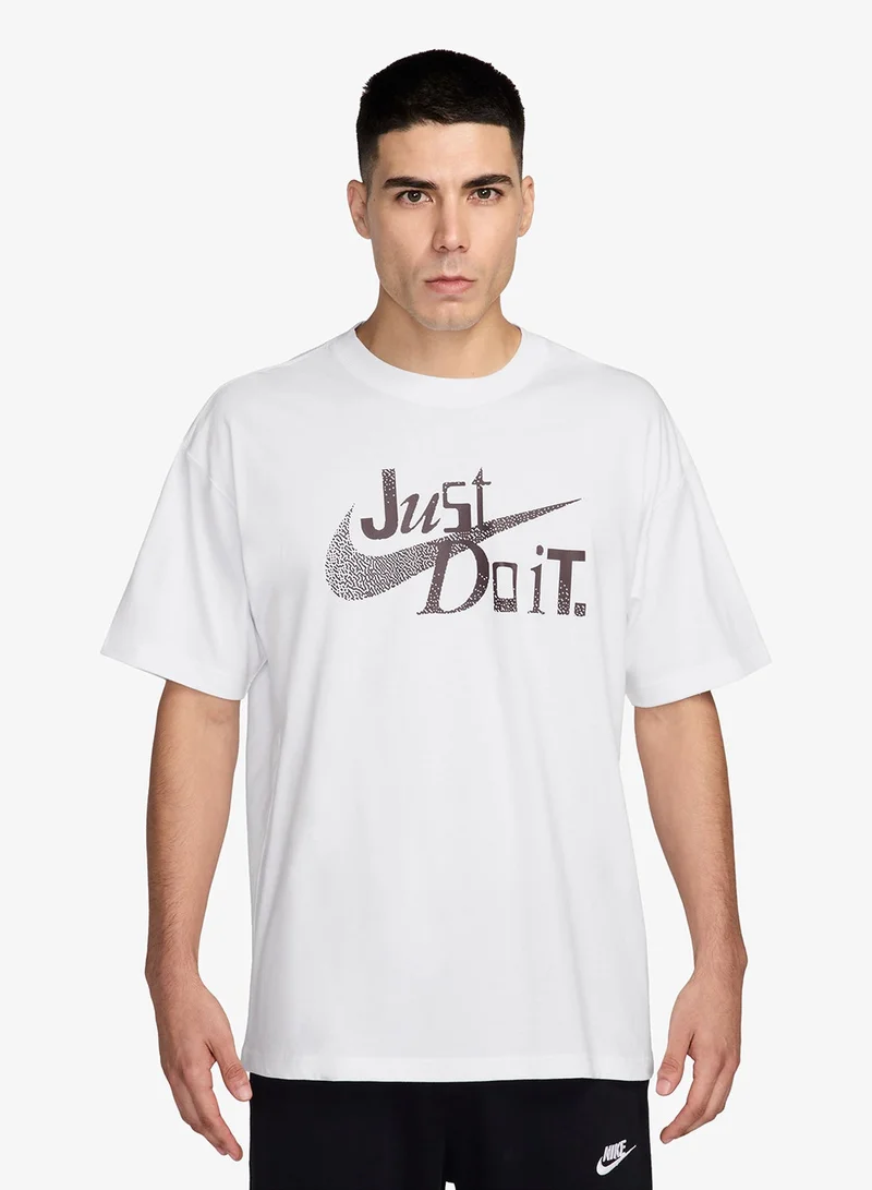 نايكي تيشيرت إن إس دبليو بقصة فضفاضة