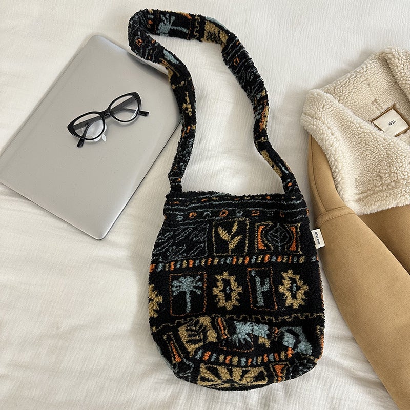 South Korea Dongdaemun Shoulder Bag Women'S Plush Lamb Wool Stylist Woolen Casual Large Capacity Crossbody Bag - Image 1