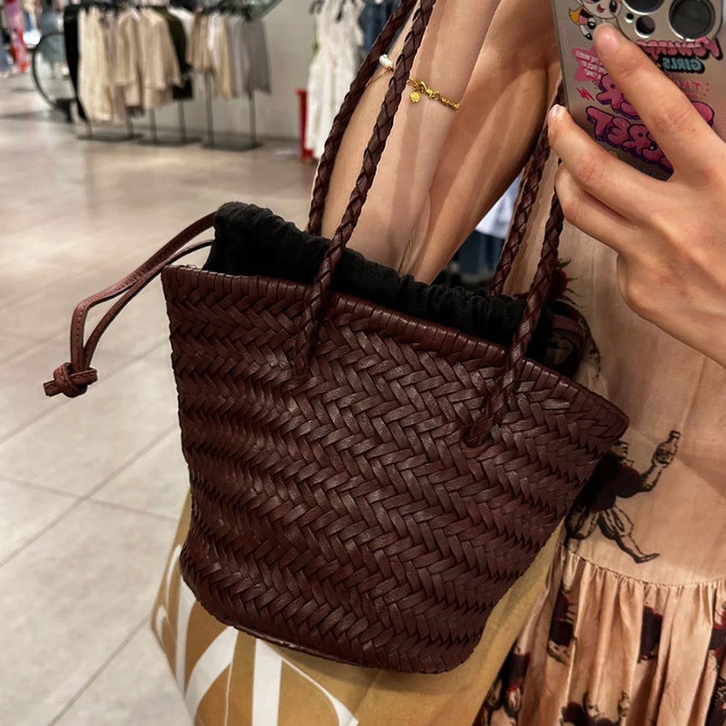 Z Brand Woven Bag Summer Tote Basket Bag French Retro Pu Leather Handmade Woven Bag Bucket Bag - Image 1
