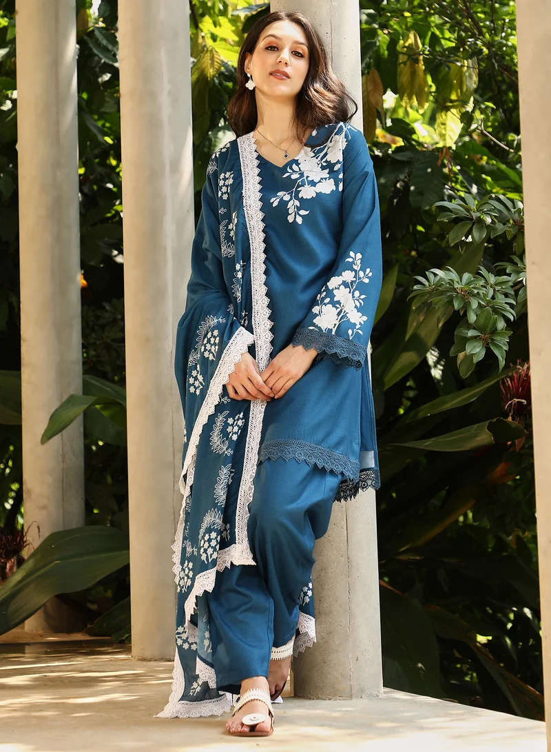  قصة طقم كورتا نسائي كيسة أزرق نيلي بنقوش زهور للملابس الكاجوال