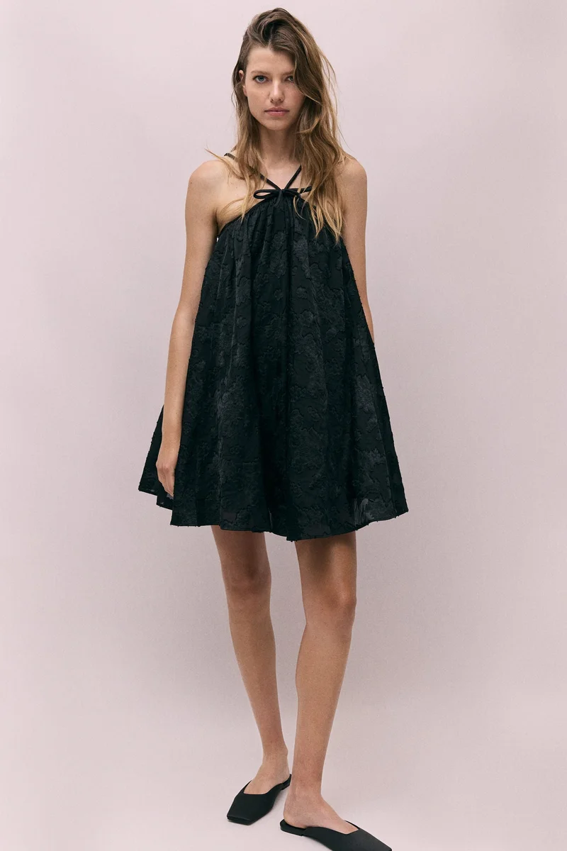 اتش اند ام فستان بحمالات كتف من الجاكار