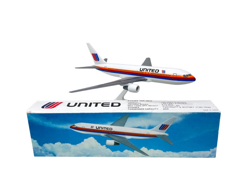 Flight Miniatures United (76-93) 767-200 1:200 Scale - Plastic Snap-Fit Model Airplane - Collectible Replica of United Airlines Aircraft - Part# ABO-76720H-002 - Image 4