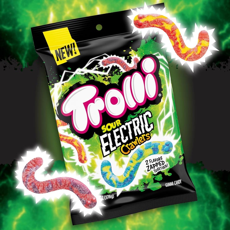 TROLLI حلوى ترولي الحامضة الكهربائية الزاحفة، كيس 6.3 أونصة - نكهات نابضة بالحياة من البطيخ والفراولة، التوت والليمون، والمانجو وفاكهة التنين - Image 4