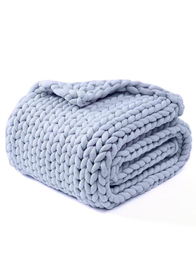 CHUNKY THROW BLANKET MEDIUMWEIGHT HAND KNITTED SKIN FRIENDLY VENTILATED AND BREATHABLE MACHINE WASHABLE HOME DCOR PIECE FOR COUCH SOFA AND BED ATLANTIS BLUE 50X70 INCH