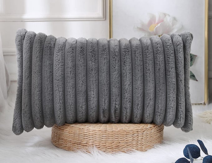 FAUX FUR DECORATIVE LUMBAR THROW PILLOW COVERS 16 X 26PLUSH LONG BOHO LUMBAR PILLOW COVERS PILLOW CASE CUSHION CASE FOR BED SOFA FARMHOUSE LIVINGROOMGREY