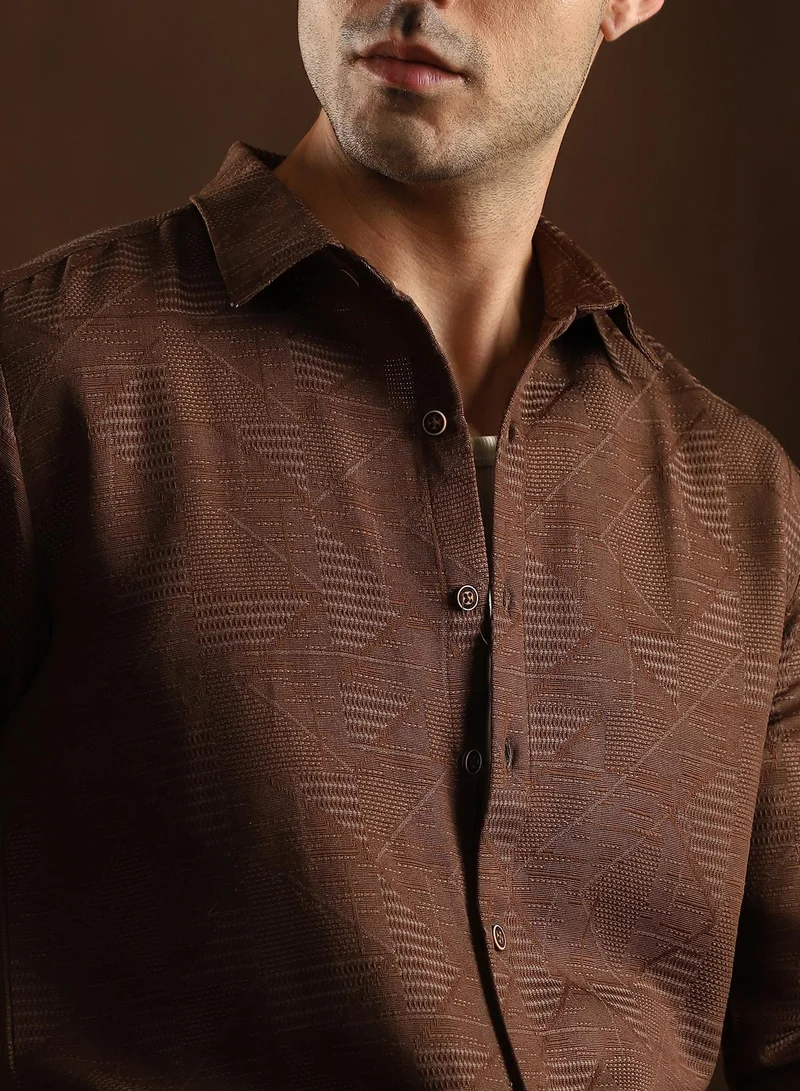 Campus Sutra Campus Sutra Men's Chocolate Brown Overlap-Weave Shirt For Casual Wear | Mid-Rise | Regular Fit | Button Closure | Shirt Crafted With Comfort Fit For Everyday Wear