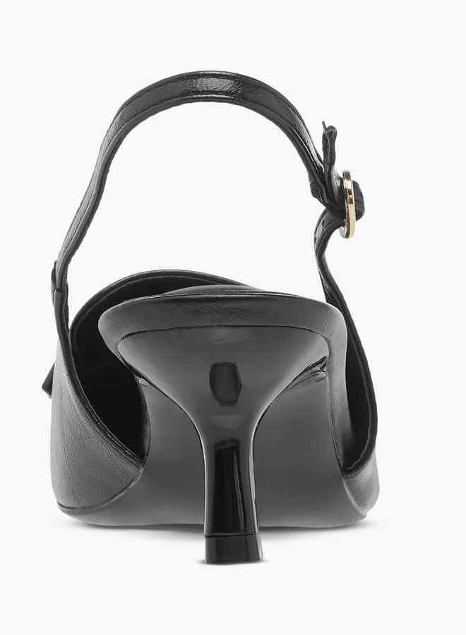 سيليست حذاء نسائي slingback بتفاصيل شعار وإبزيم