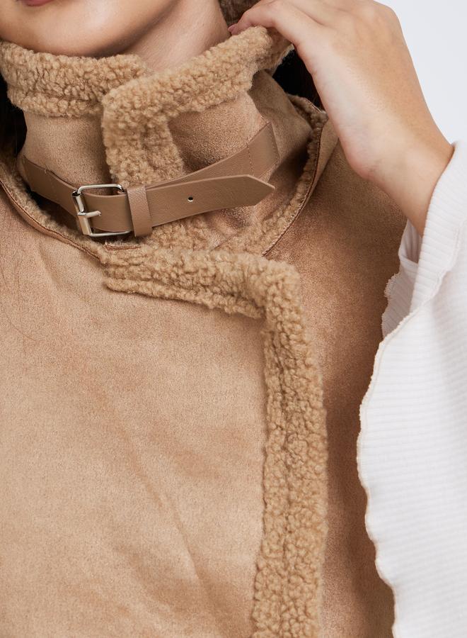 Styli Beige Sleeveless Faux Fur Lining Gilet - Image 4