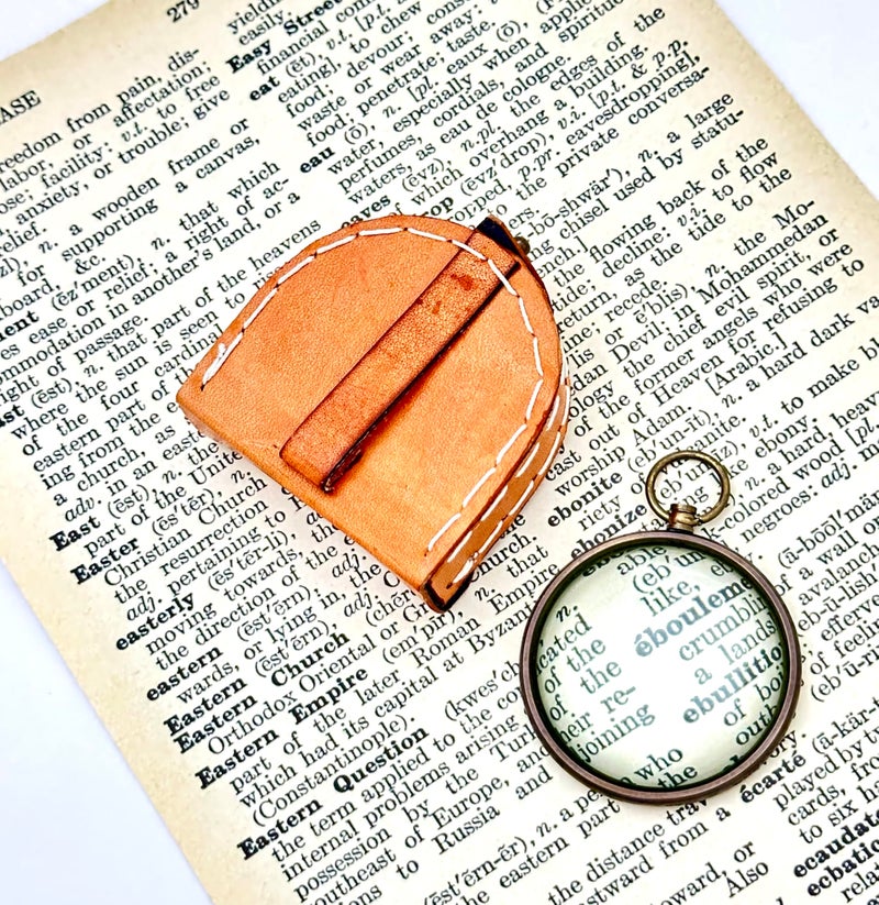 geekgifts Pocket Magnifying Glass with Leather Box - Domed Magnifying Glass - Monocle Costume Magnifiers - Book Magnifier for Reading - Hand Made Gift (Gold - Without Chain) - Image 4
