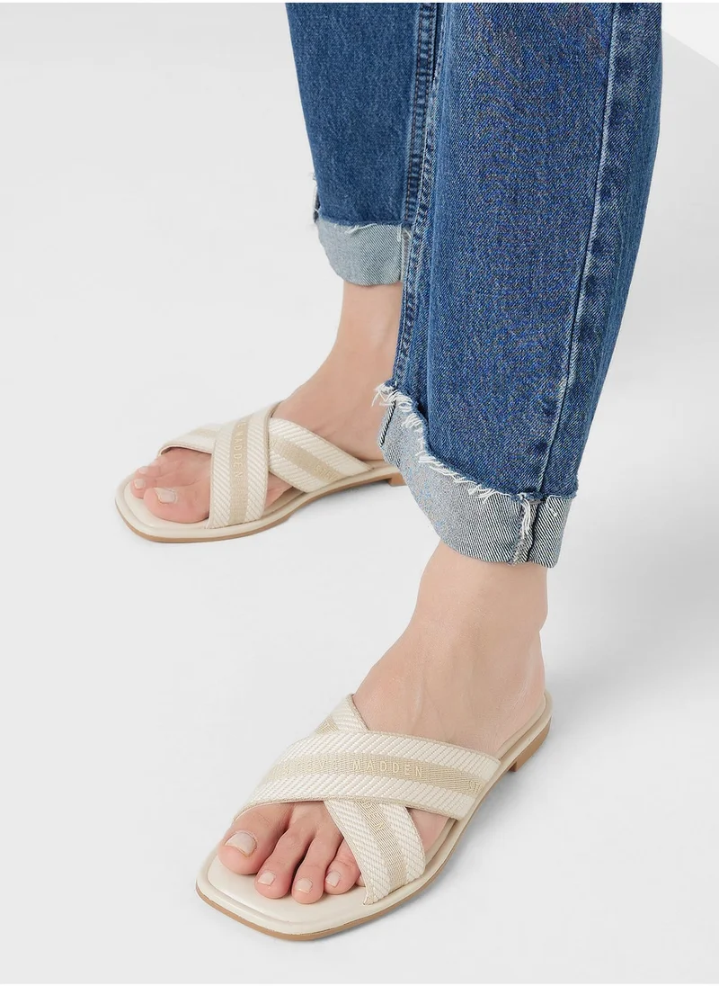 ستيف مادن Arrows Multi Strap Flat Sandals