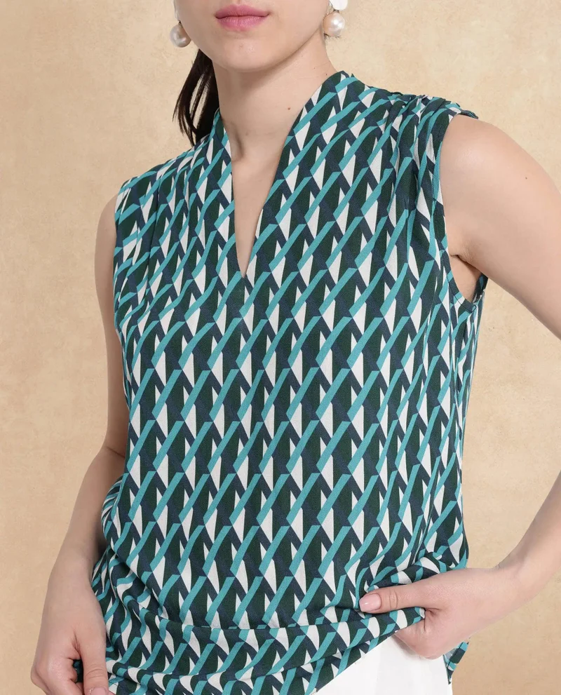 Rareism Women's Geometric Printed Raised V-Neck Sleeveless Top