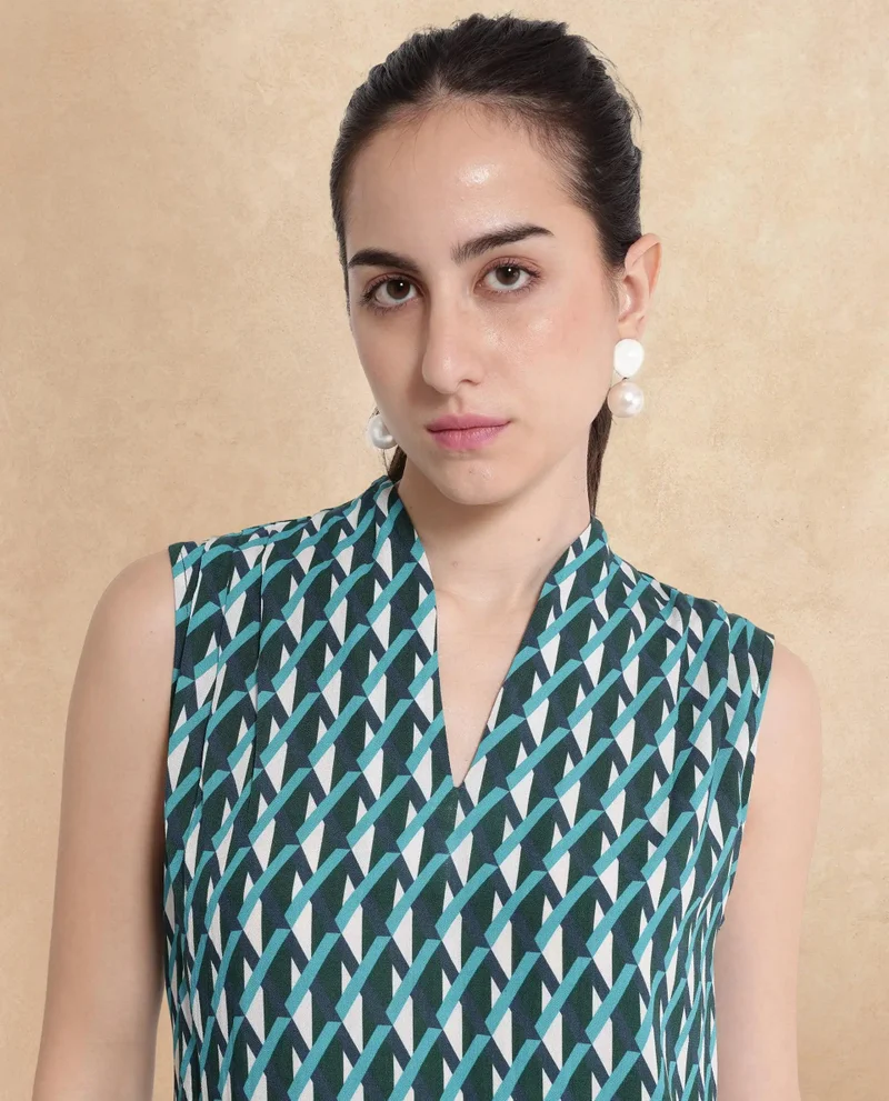 Rareism Women's Geometric Printed Raised V-Neck Sleeveless Top
