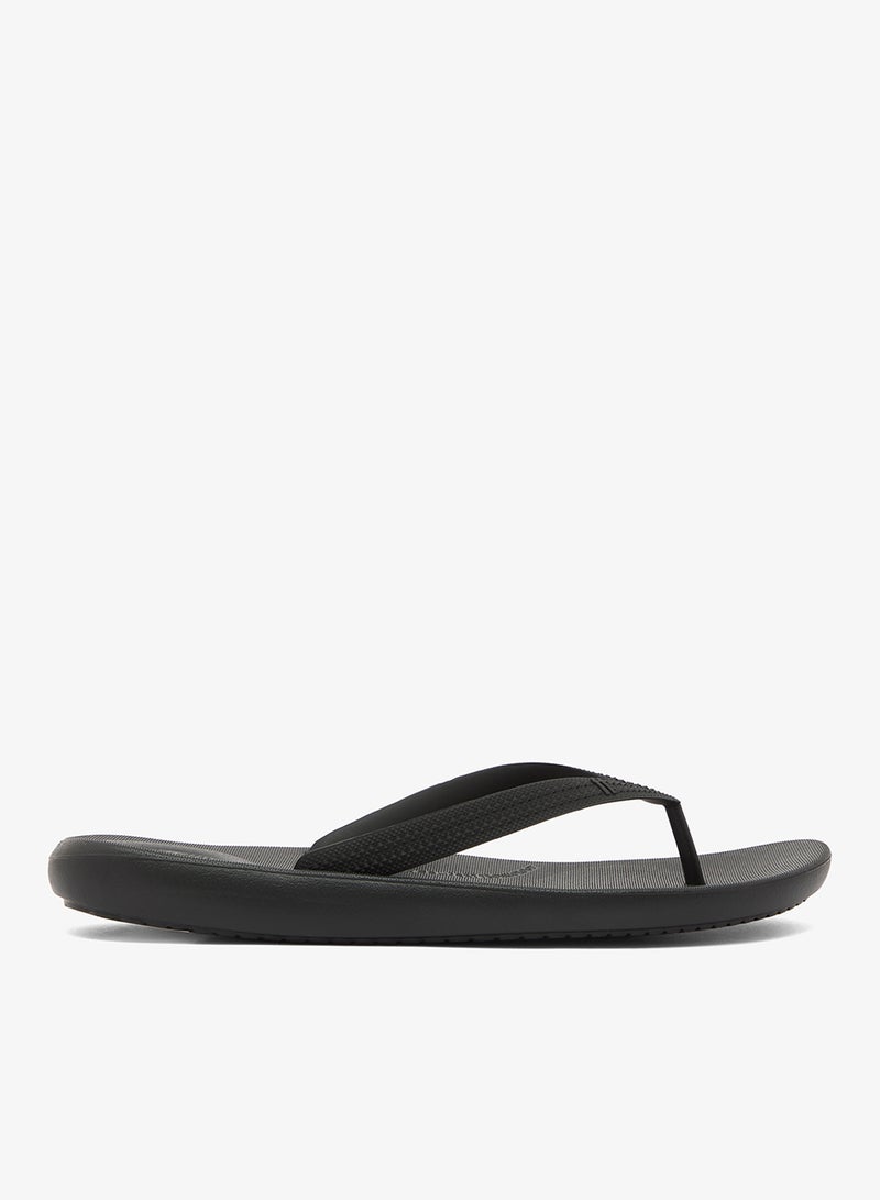 FitFlop Iqushion Textured Strap Flip-Flops - Image 1