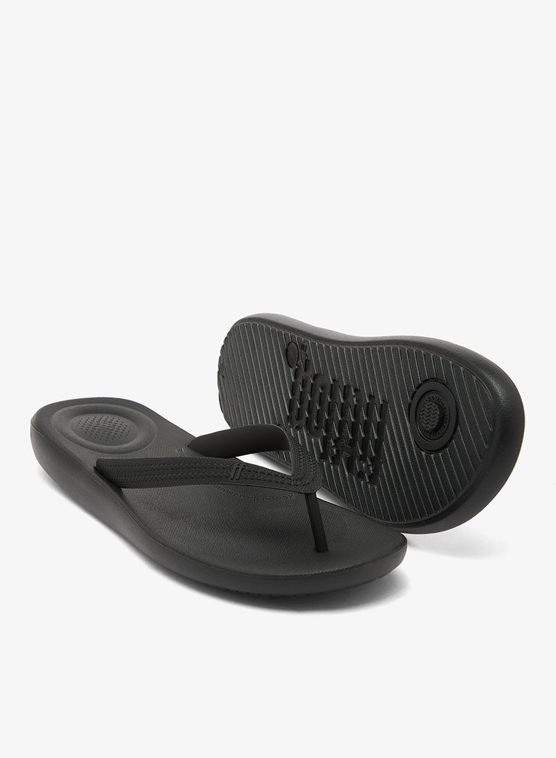 FitFlop Iqushion Textured Strap Flip-Flops - Image 3