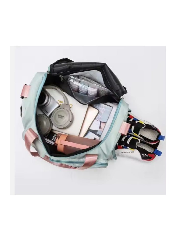 Large sports duffle bag, for gym and travel, with a dedicated shoe pocket, and a separate pocket for wet and dry storage, waterproof, for exercise and yoga, for men and women