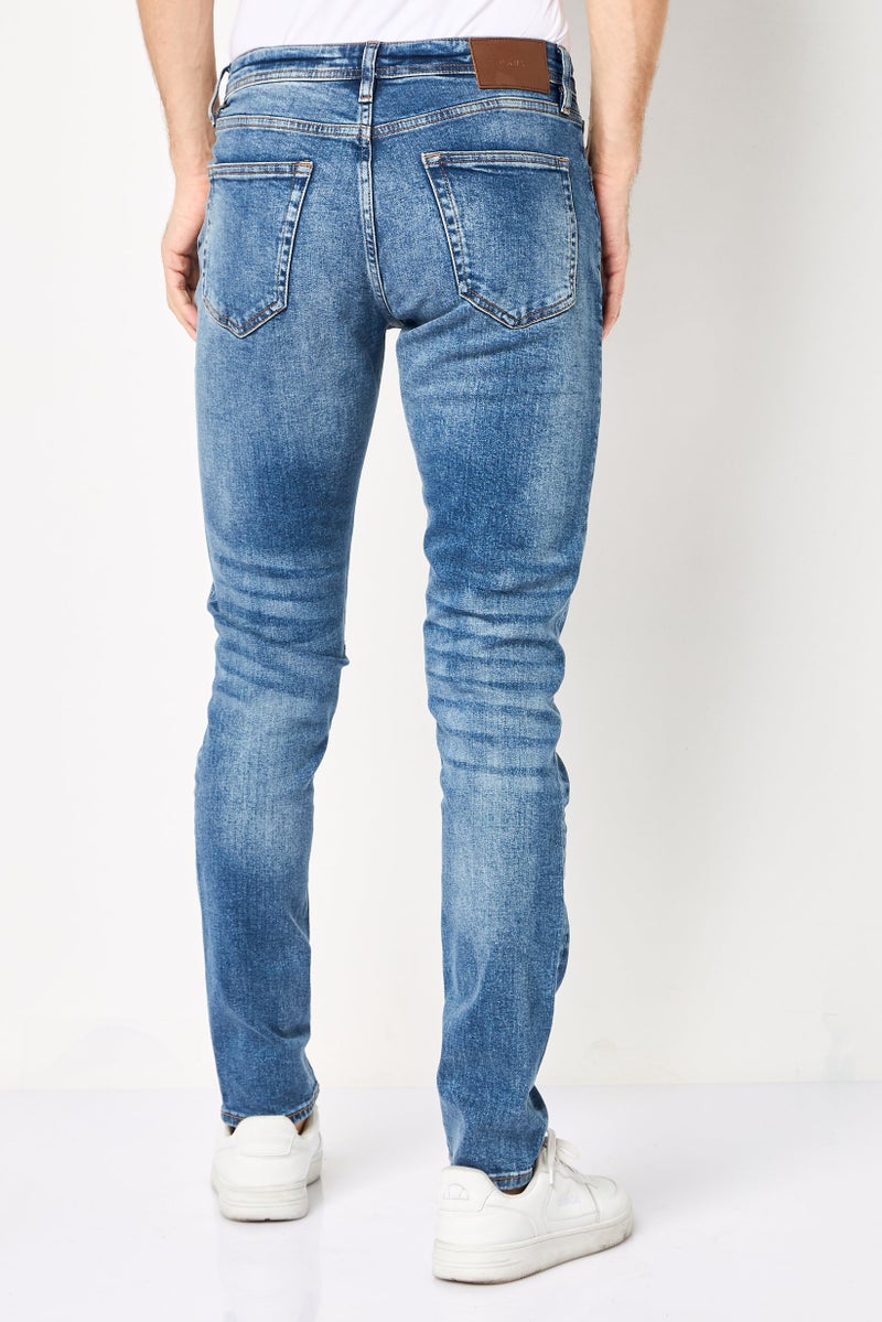 DKNY Men Regular Fit Mid Waist Washed Strechable Denim, Blue - Image 4