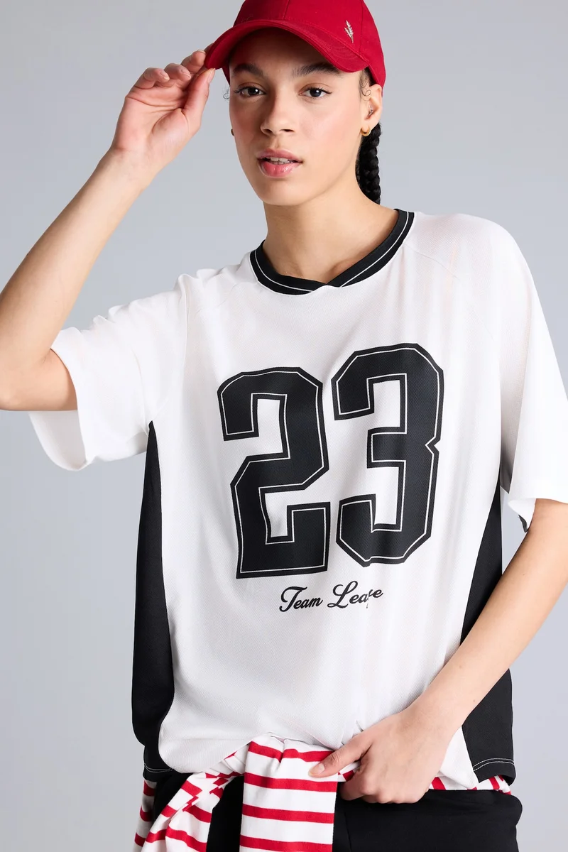 ديفاكتو Oversize V-Neck Digital Print Printed Sports Tulle T-Shirt