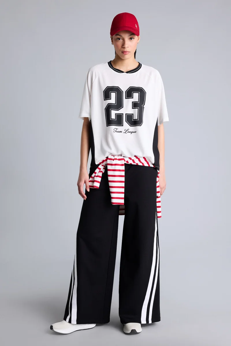 ديفاكتو Oversize V-Neck Digital Print Printed Sports Tulle T-Shirt