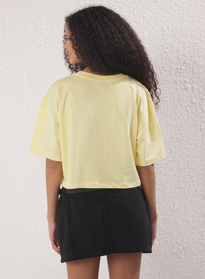 trendyol Premium Yellow Relaxed/Comfortable Fit 100% Cotton Crop Knit T-Shirt - Image 4