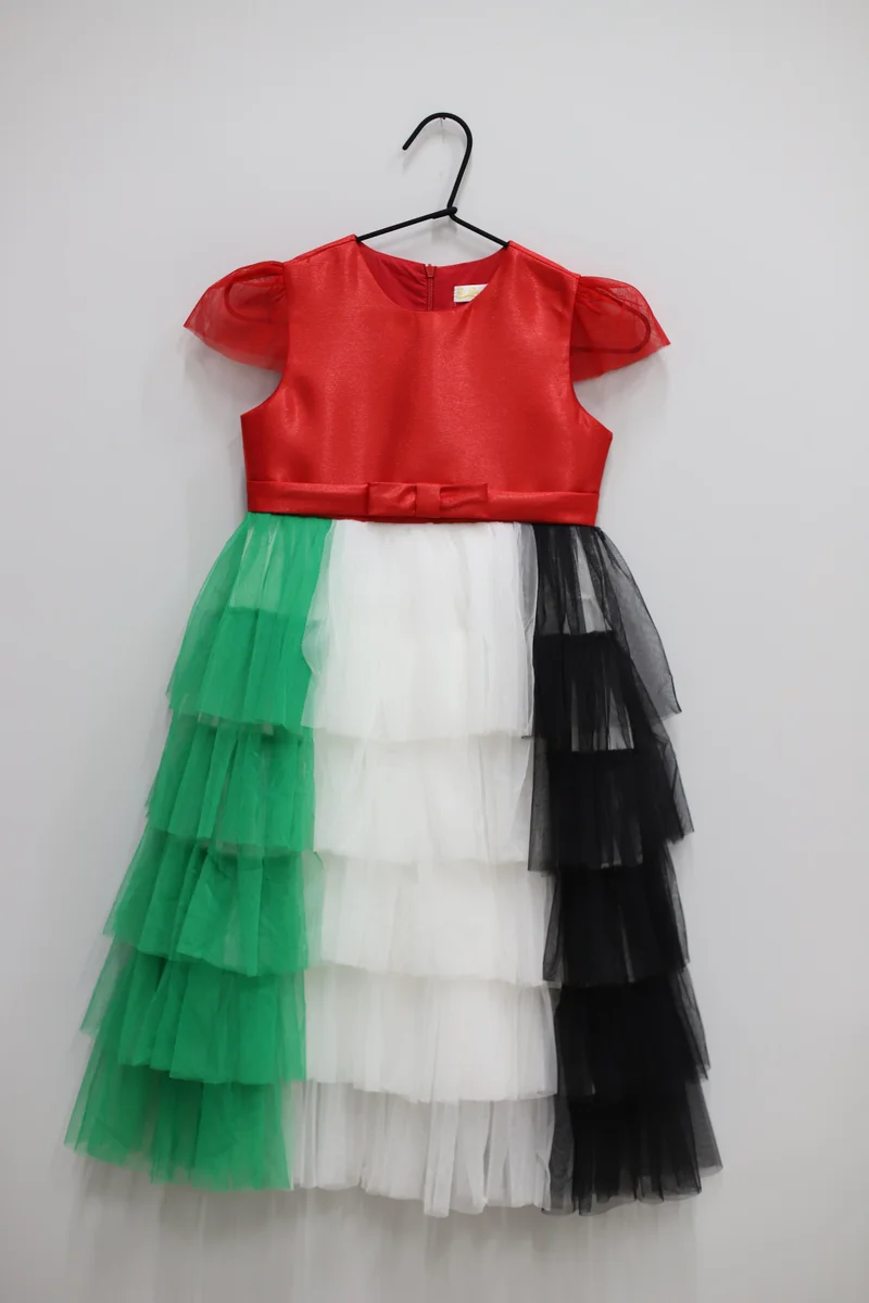 دىدانيالا UAE Flag & UAE National Dress