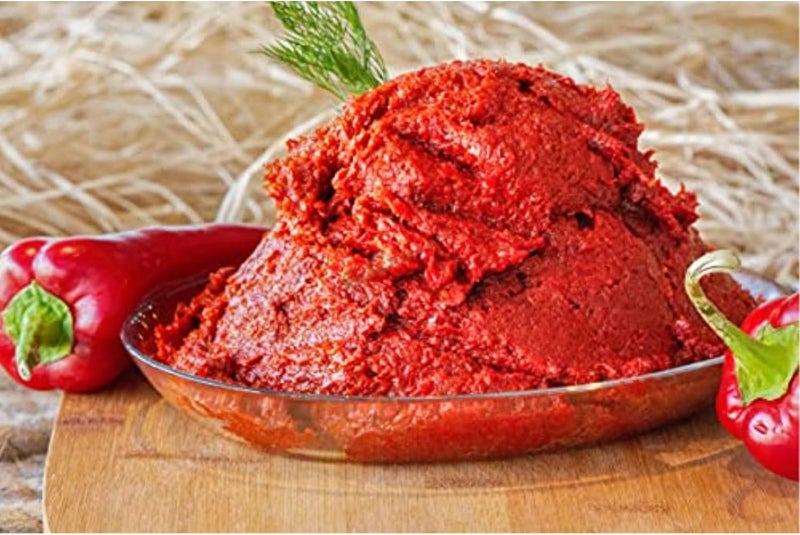N.C Öncü Turkish Hot Pepper Paste 700g - Image 2